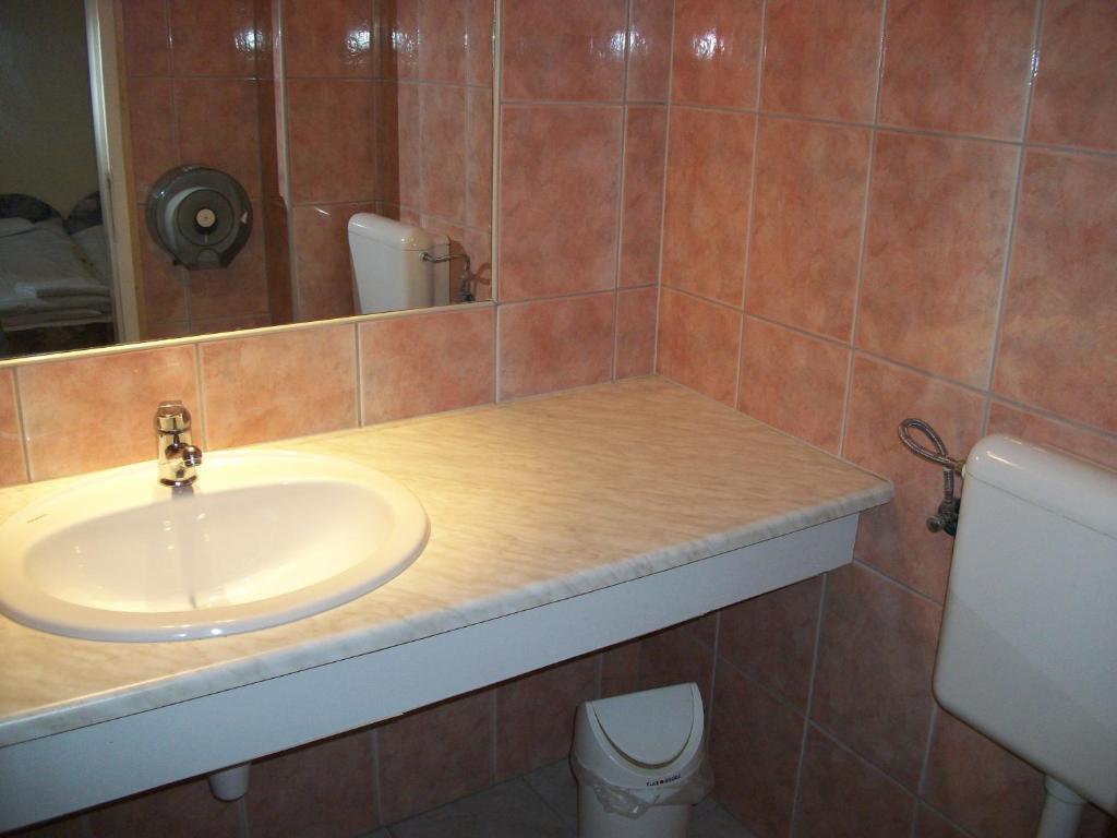Hotel Viktória Balatonalmádi Quarto foto