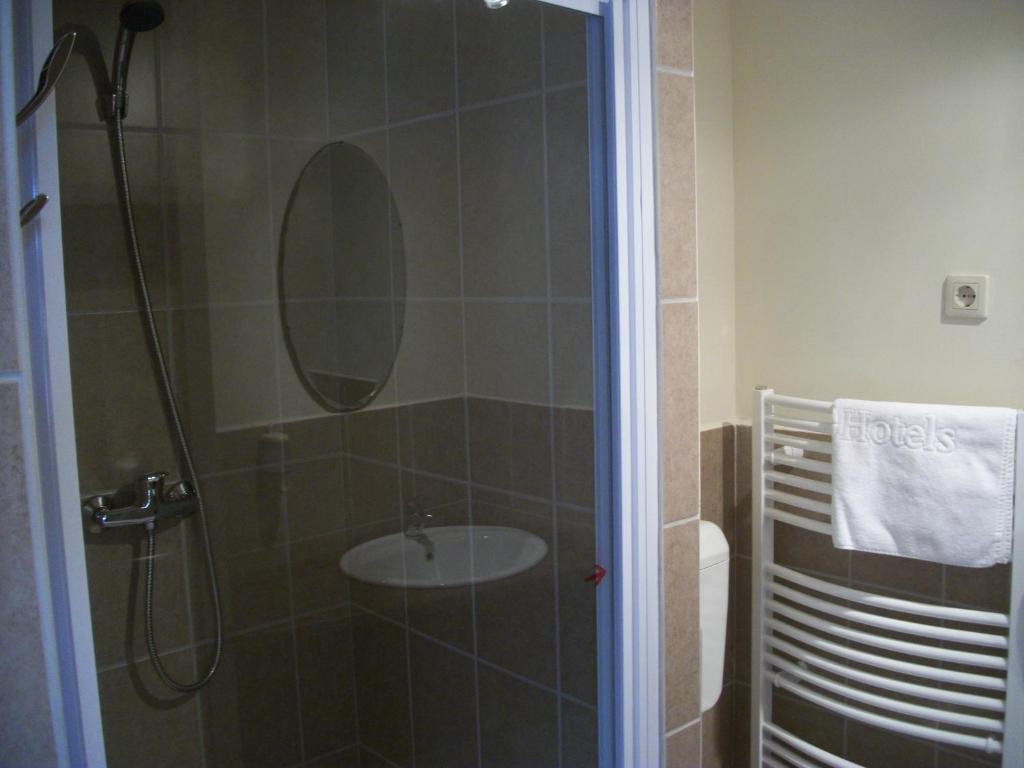 Hotel Viktória Balatonalmádi Quarto foto